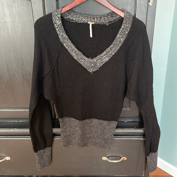 Free People sweater - Picture 1 of 8